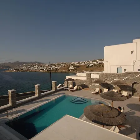 Petinaros Beach Studios *