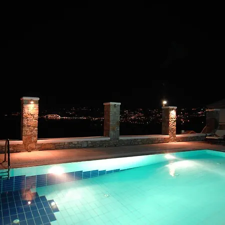 Petinaros Beach Studios *